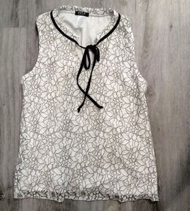 ONYX Apparel Lace sleeveless top. White, size M